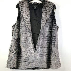 Katie Todd Faux Fur Sleeveless Pocket Vest L